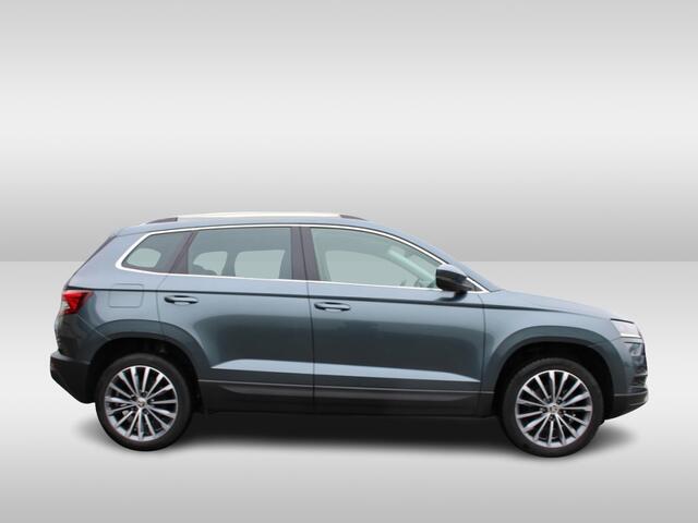 Skoda Karoq 1.5 TSI ACT Business Edition DSG Automaat Parkeersensoren / Camera / Navigatie / Clima / LED / Stoelen electrisch / Alcantara