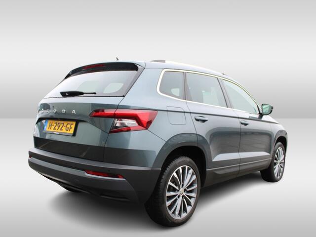 Skoda Karoq 1.5 TSI ACT Business Edition DSG Automaat Parkeersensoren / Camera / Navigatie / Clima / LED / Stoelen electrisch / Alcantara