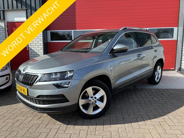 Skoda Karoq 1.0 TSI Ambition Business AUTOMAAT / TREKHAAK / STOELVERW / NAVI / CARPLAY / CLIMA / PDC / BLUETOOTH / CRUISE / NL-AUTO