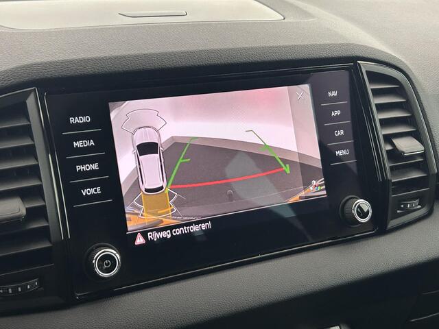 Skoda Karoq 1.5 TSI 150pk DSG ACT Sportline Business Trekhaak Camera Keyless Virtual Cockpit Navigatie