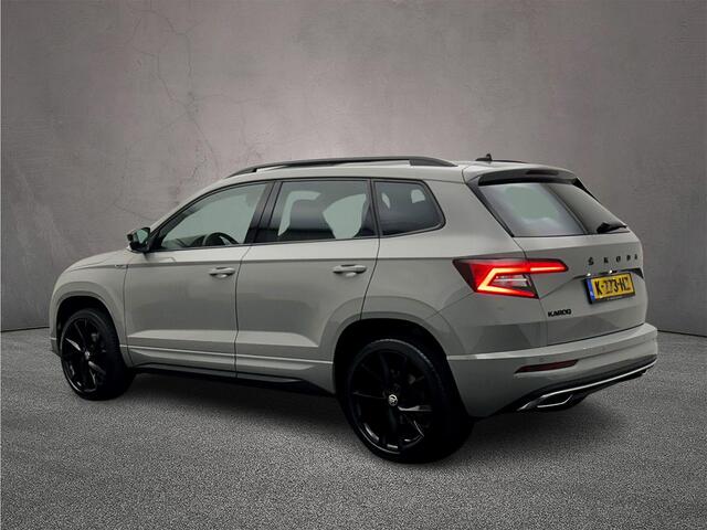 Skoda Karoq Sportline Business 1.5 TSI 150pk DSG Automaat Trekhaak, Panoramadak, Adaptive cruise control, Navigatie, Achteruitrijcamera, Stuurwiel verwarmd, LED koplampen