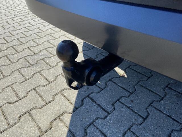 Skoda Karoq 1.0 TSI Business Edition Wegklapbare Trekhaak, App Connect & Cruise Control