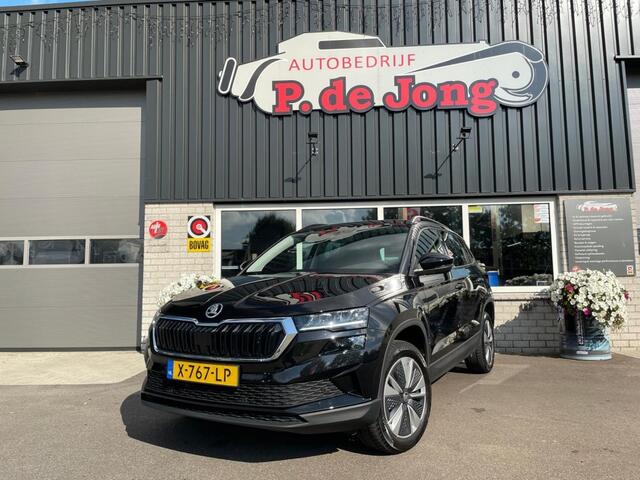 Skoda Karoq 1.5 TSI BUSINESS PLUS, Camera, Trekhaak elek, ACC, Stoelverw. Stuurverw. Carplay