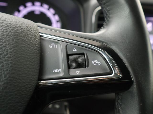 Skoda Karoq 1.0 TSI Ambition | Trekhaak wegklapbaar | Achteruitrijcamera | PDC achter | Cruise controle |