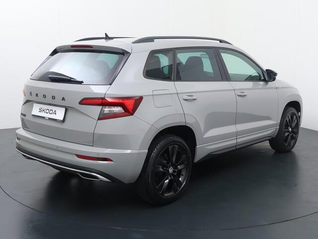 Skoda Karoq 1.5 TSI ACT Sportline Business | 150 PK | Automaat | Navigatiesysteem | Sportstoelen | 18" LM velgen |