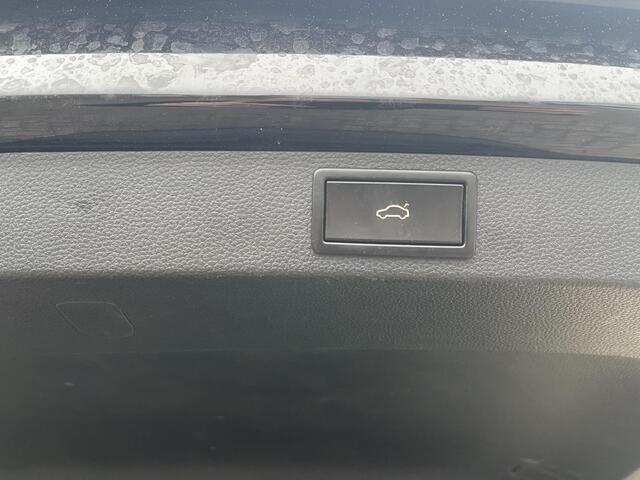 Skoda Karoq 1.5 TSI ACT Style Business 18"/Trekhaak/Stuur + stoelverwarming/Elektrische klep/Camera/PDC v+a/Apple Carplay & Android Auto