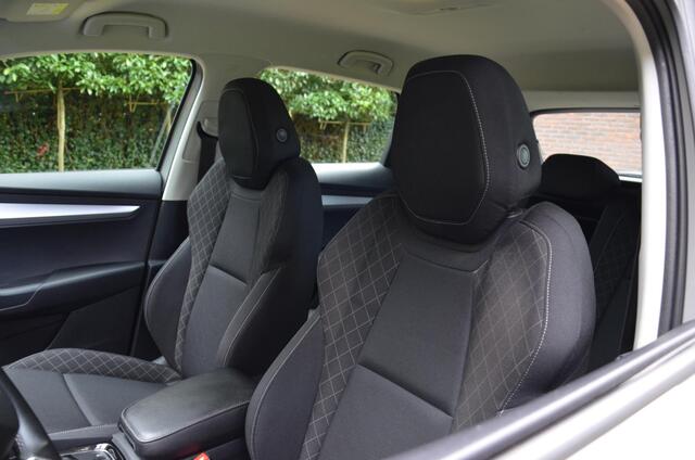 Skoda Karoq 1.5 TSI ACT Business Edition Automaat/Ecc/Pdc/Apple Carplay/Android Auto/lichtmetalen velgen