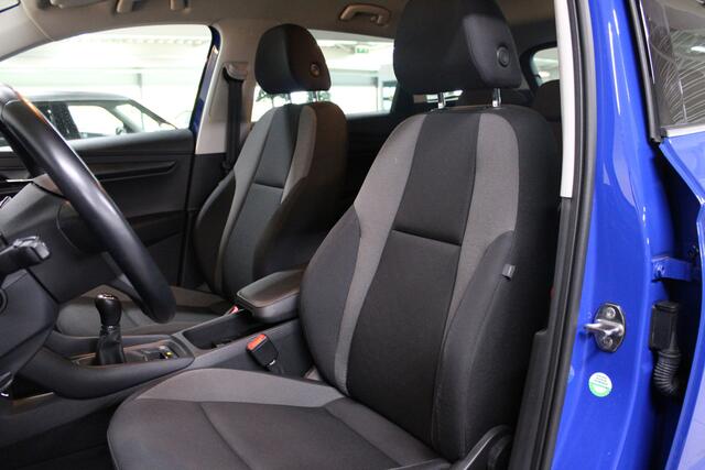 Skoda Karoq 1.0 TSI Ambition / Cruise Control / Trekhaak / Parkeersensoren achter / 18'' LMV /