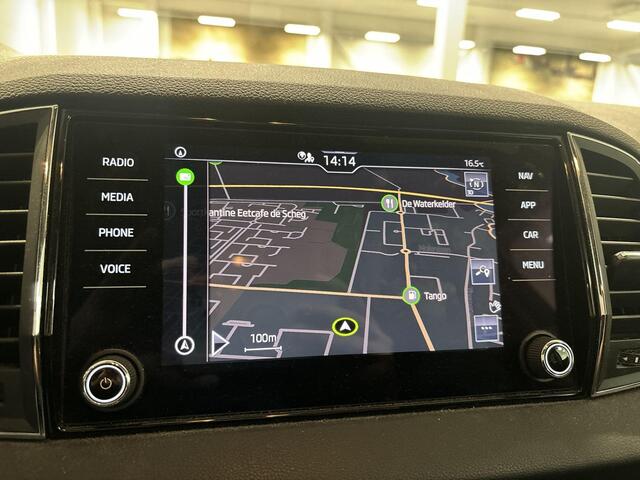 Skoda Karoq 1.5 TSI 150pk DSG ACT Business Edition · Camera · Apple/Android Car Play · Navigatie · P-Sensoren · Dodehoek Detectie · Stoel & Stuurverwarming · 16'' Inch ·