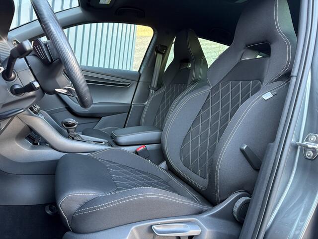 Skoda Karoq 1.5 TSI 150Pk ACT Sportline Business | Trekhaak wegkl. | Elk. A-klep | Camera | Keyless | Adapt. Cr. | Prijs Rijklaar!!