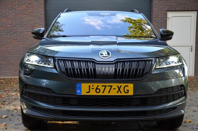 Skoda Karoq 1.5 TSI ACT Sportline Business Automaat/Led/Pdc/Ecc/Navi/Virtual Cockpit/Cruise control adaptief/Privacy-Glass/Achteruitrijcamera/Stoelverwarming/19-Inch Lmv