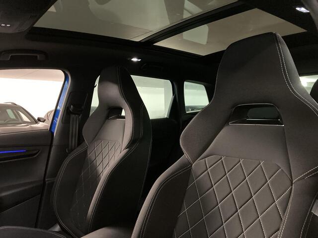 Skoda Karoq 1.5 TSI ACT 150pk DSG Sportline Business · Panoramadak · Camera · Trekhaak · Apple/Android Car Play · 19'' LMV · Keyless ·