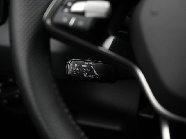 Skoda Karoq 1.5 TSI ACT 150 pk DSG Sportline Business | Matrix LED | Canton | Stuur-/achterbankverwarming | Achteruitrijcamera