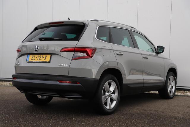 Skoda Karoq 1.0 TSI Ambition Business Navigatie Carplay Android Climate Cruise Control 17 inch LMV Steel Grey!