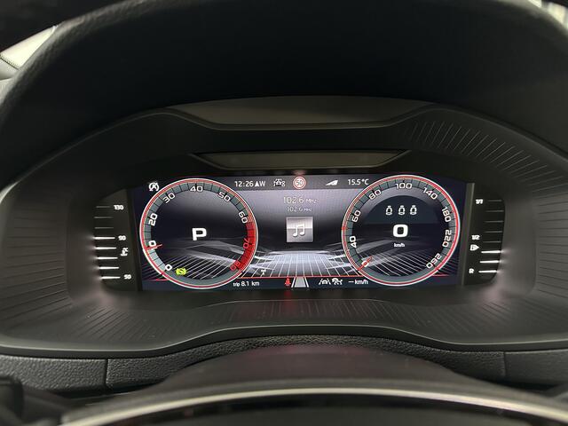 Skoda Karoq 1.5 TSI ACT Sportline Business DSG | Pano | Trekhaak |