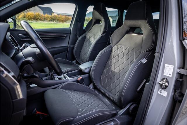 Skoda Karoq 1.5 TSI ACT Sportline Business Panorama Canton ACC Camera