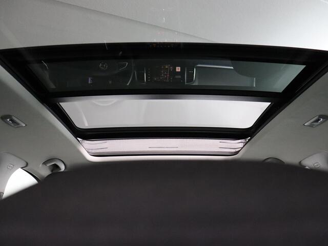 Skoda Karoq 1.0 TSI Style Business | ACC | Pano | Trekhaak!