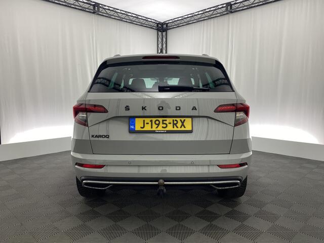 Skoda Karoq 1.5 TSI ACT Sportline Business Automaat | Pano-Dak | Trekhaak Elek. | Apple Carplay |