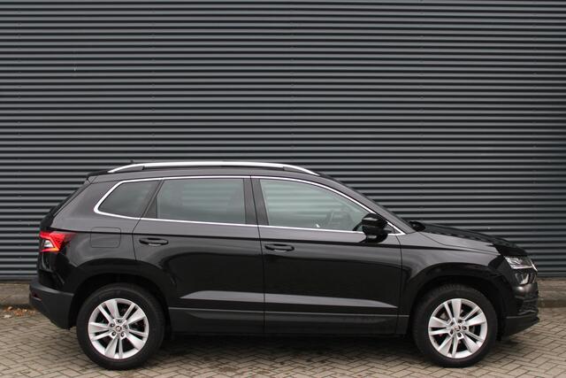Skoda Karoq 1.5 TSI ACT Business Panoramdak Full-Led Camera DAB+