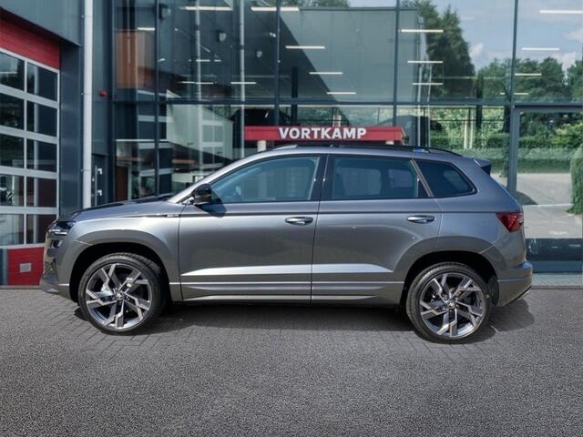 Skoda Karoq 1.5 TSI DSG SPORTLINE PANO-DAK/TREKHAAK/CAMERA/CARPLAY/ACC/STOELVERW