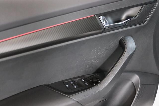 Skoda Karoq 1.5 TSI Sportline Business Trekhaak, Apple Carplay/ Android Auto, Virtual, Cruise Control, DAB