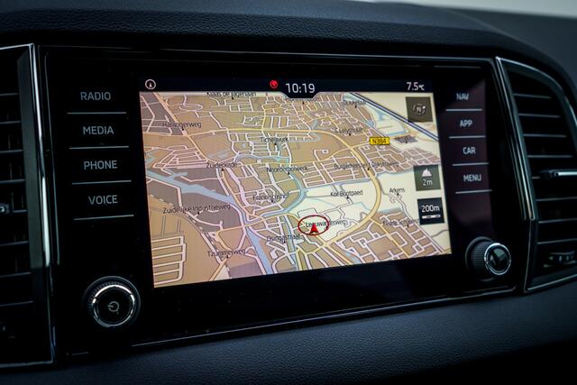 Skoda Karoq 1.5 TSi 150 Pk Automaat Sportline Business I Sportstoelen I Trekhaak I Camera I Navi