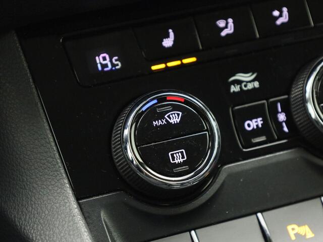 Skoda Karoq 1.5TSI/150PK ACT Clever Edition · Navigatie · Trekhaak · Apple/Android Car Play ·