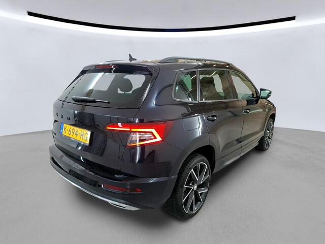 Skoda Karoq 1.5 TSI ACT Sportline Business / PANO/ STOEL-STUURVERWARM./ CAMERA/ PARK. SENSOREN/ CRUISE/ LED/ VIRTUAL COCKPIT/ NAVI/ CLIMA
