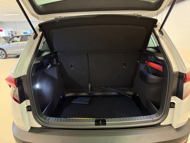 Skoda Karoq 1.5 TSI ACT St. Business ( Parkeercamera / Navi / Canton audio )
