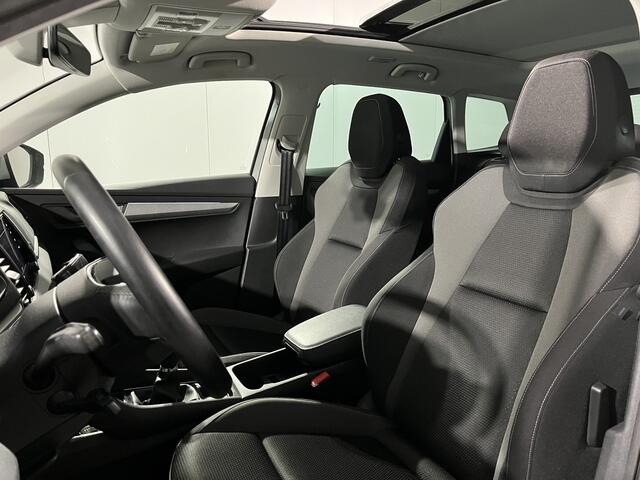 Skoda Karoq 1.0 TSI Ambition / PANO/ STUUR+STOEL VERWARMING/ PARK.SENSOREN V+A/ CAMERA/ ACC/ SMARTLINK/ NAVI/ DIGITAL DASH/ DAB/ CLIMA/ LED/ ISOFIX/ 17'' LMV