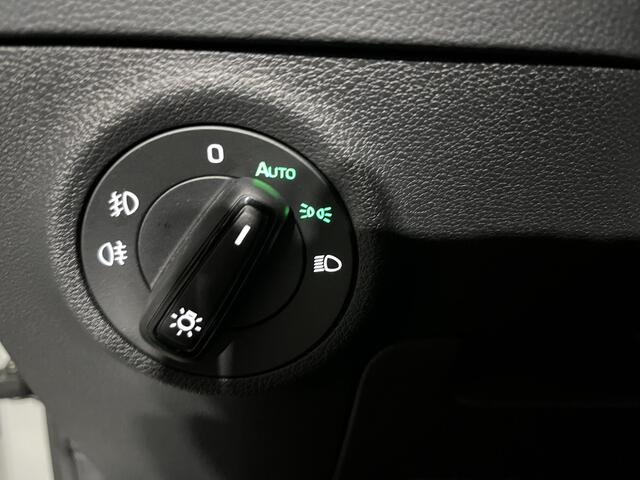 Skoda Karoq 1.0 TSI Ambition / PANO/ STUUR+STOEL VERWARMING/ PARK.SENSOREN V+A/ CAMERA/ ACC/ SMARTLINK/ NAVI/ DIGITAL DASH/ DAB/ CLIMA/ LED/ ISOFIX/ 17'' LMV