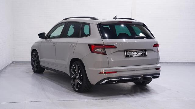 Skoda Karoq 1.5 TSI ACT Sportline Business Panoramadak Apple Carplay Camera NAP Stoel- en voorruitverwarming Canton Soundsysteem Virtual Cockpit Trekhaak