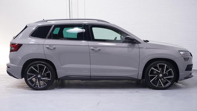 Skoda Karoq 1.5 TSI ACT Sportline Business Panoramadak Apple Carplay Camera NAP Stoel- en voorruitverwarming Canton Soundsysteem Virtual Cockpit Trekhaak