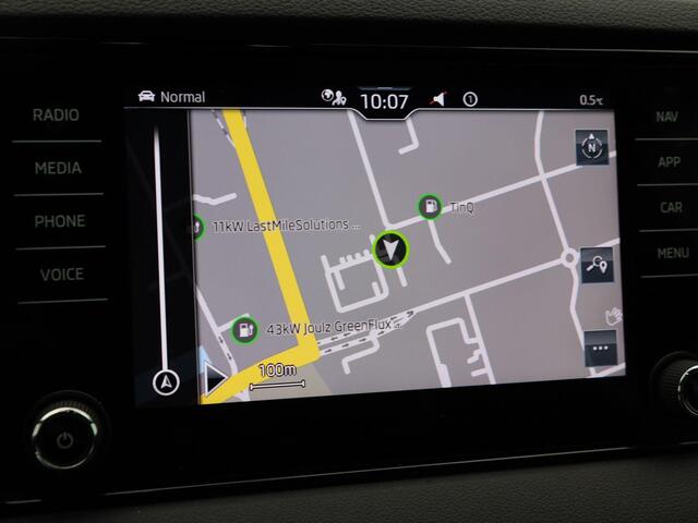 Skoda Karoq 1.5 TSi 150 Pk Automaat Sportline Business | Trekhaak | Canton Audio | Camera | Adaptive Cruise | Zwarte Hemel | 19 Inch | 43.935 Km!!