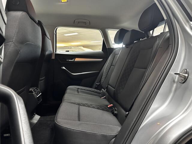 Skoda Karoq 1.5 TSI ACT Business Edition /150PK! /AUTOMAAT! /Apple + Android /DAB+! /Navi /Climat /Cruise /Elek. pakket /Bluetooth /Regensensor /16"LMV /LED Dagrijverl. /PDC /Dakrails.