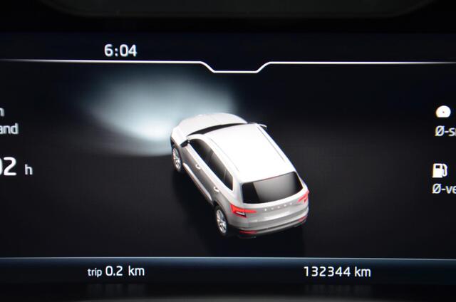 Skoda Karoq 1.5 TSI ACT Sportline Business Automaat/Navi/Led/Pdc/Ecc/Stoel & stuurverwarming/Virtual Cockpit/Achteruitrijcamera/Cr-Control adaptief/Privacy-Glass/wegklapbare Trekhaak