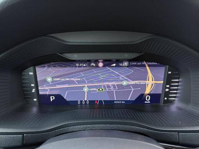 Skoda Karoq 1.5 TSI ACT Sportline Business | 150 PK | Automaat | Trekhaak wegklapbaar | Panoramadak | Navigatiesysteem | Verwarmde voorstoelen |