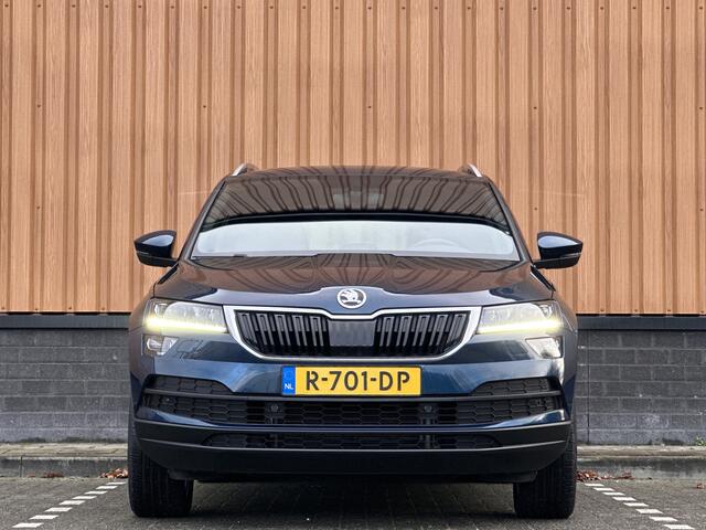 Skoda Karoq 1.5 TSI ACT Style | Stuurwielverwarming | Stoelverwarming | Elektrische Trekhaak | Adaptieve Cruise Control | Achterbank Verwarming | Apple Carplay | Android Auto | Navigatie | DAB |