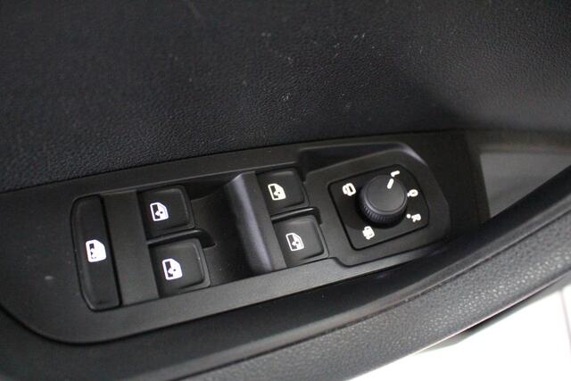 Skoda Karoq 1.5 TSI ACT Business Edition Apple Carplay | Android Auto | Stoelverwarming | 18" Velgen |