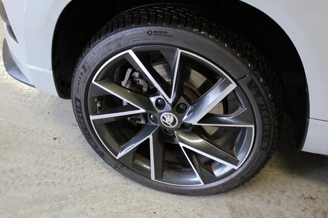 Skoda Karoq 1.5 TSI ACT Sportline Business | BLINDSPOT | SFEER | 19'LMV | CARPLAY | ACC | STOEL-VERW | DAB | KEYLESS |