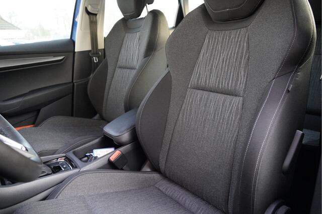 Skoda Karoq 1.5 TSI ACT 150PK! Automaat Business Edition BJ2020 Lmv 17" | Led | Pdc | Navi | Keyless entry | Achteruitrijcamera | App-Connect | Dashboard verlichting | Climate control | Cruise control | Getint glas