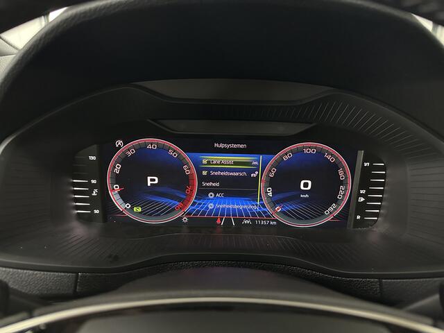 Skoda Karoq 1.5 TSI ACT Sportline Business DSG | Elek. Trekhaak | Navigatiepakket | ACC | Ambient Lighting