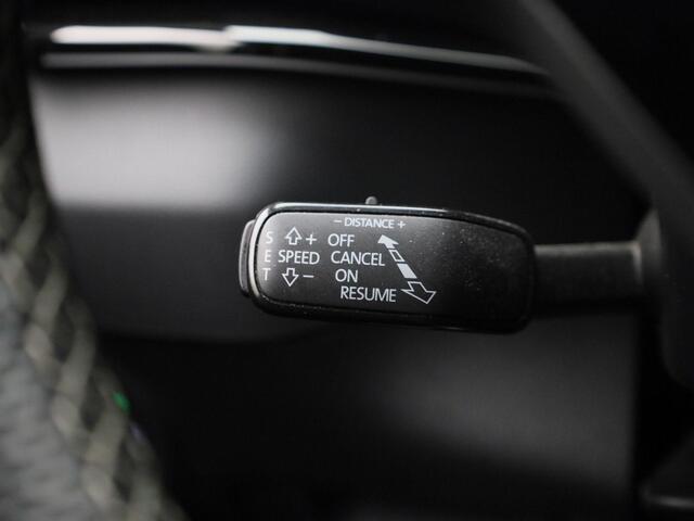 Skoda Karoq 1.5TSI/150PK Sportline Business DSG · Panoramadak · Camera · Trekhaak · Apple/Android Car Play ·