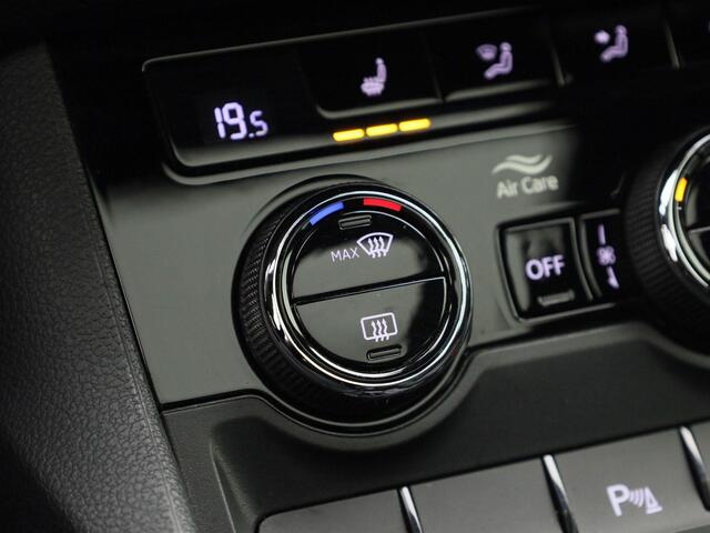 Skoda Karoq 1.5TSI/150PK Sportline Business DSG · Panoramadak · Camera · Trekhaak · Apple/Android Car Play ·