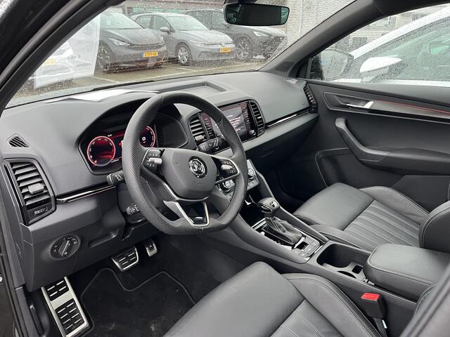 Skoda Karoq 1.5 TSI ACT 150pk Sportline DSG Automaat Panoramadak / Lederen interieur / Navigatie / Elektrisch verstelbare voorstoelen met geheugen / Camera