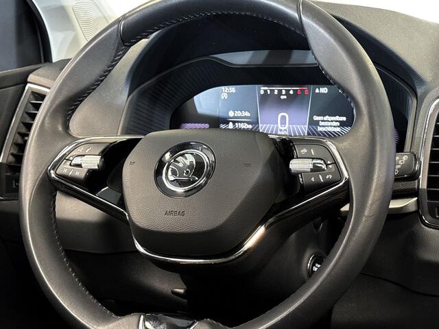 Skoda Karoq 1.5 150pk TSI ACT Business Edition Panoramadak | Parkeer Pakket | Navigatie Amundsen met 8" touchscreen