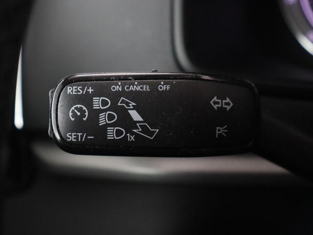 Skoda Karoq 1.0 TSI Style | Camera | Carplay | Navigatie | Full LED | Climate control | Parkeerhulp | Cruise control | Bluetooth