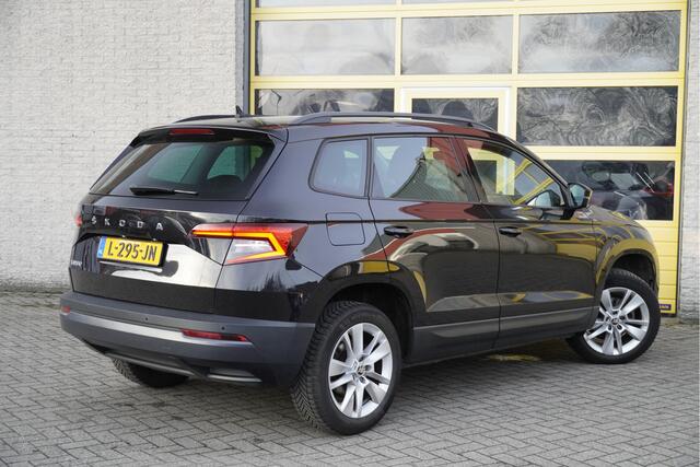Skoda Karoq 1.0 TSI Business Edition BJ2021 Lmv 17" | Led | Pdc | Navi | App-Connect | Climate control | Cruise control | Extra getint glas