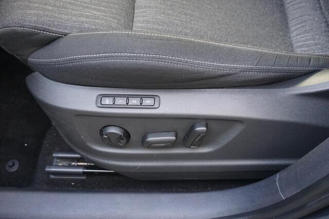 Skoda Karoq 1.5 TSI 150PK ACT Style Business/Trekhaak/18Inch./ Automaat DSG-7.