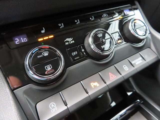 Skoda Karoq 1.5 TSI ACT Clever | stuurwiel verwarmd | verwarmbare voorruit | navi | camera